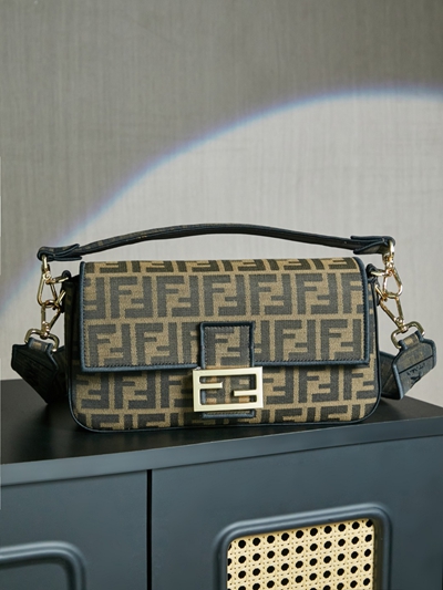 フェンディバッグ正面デザイン